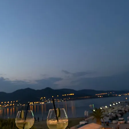 Billie's Apartmán Nea Iraklitsa